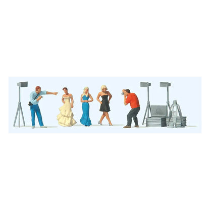 Preiser 10789 HO Scale Photographers and Models At the Fashion Shoot