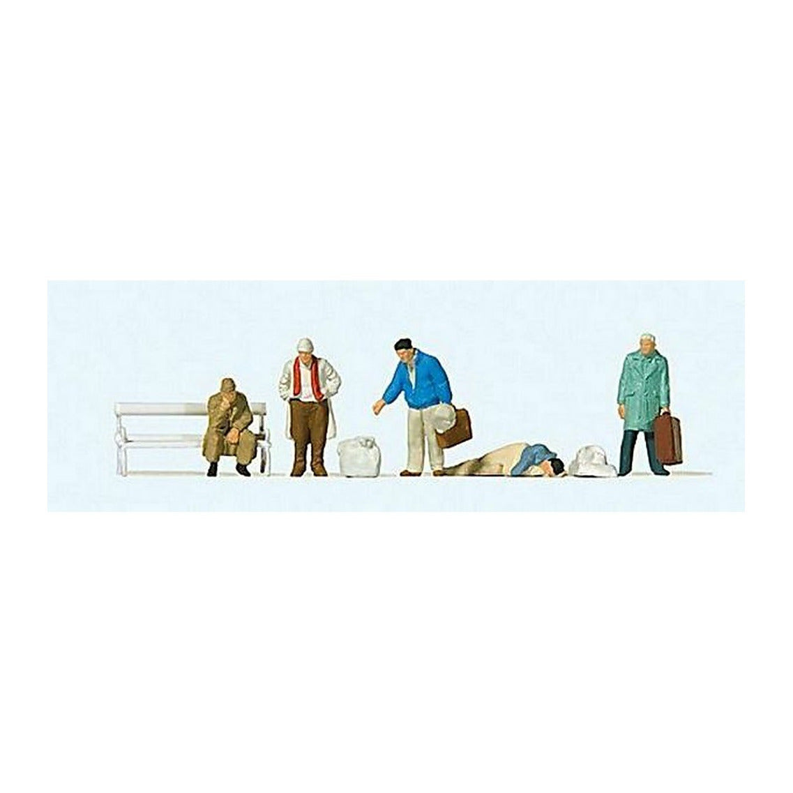 Preiser 14119 HO Scale Pedestrians In Front of Railway Station pkg(5)