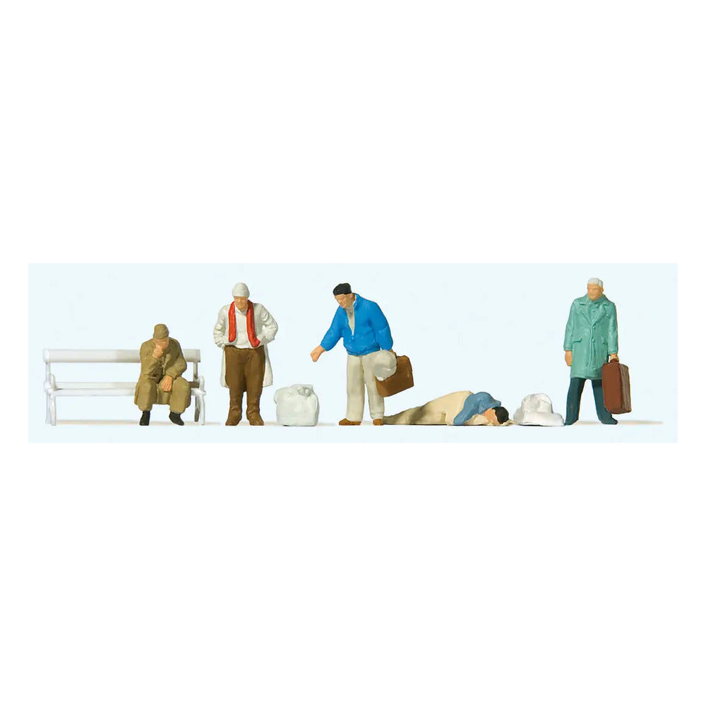 Preiser 14119 HO Scale Pedestrians In Front of Railway Station pkg(5)