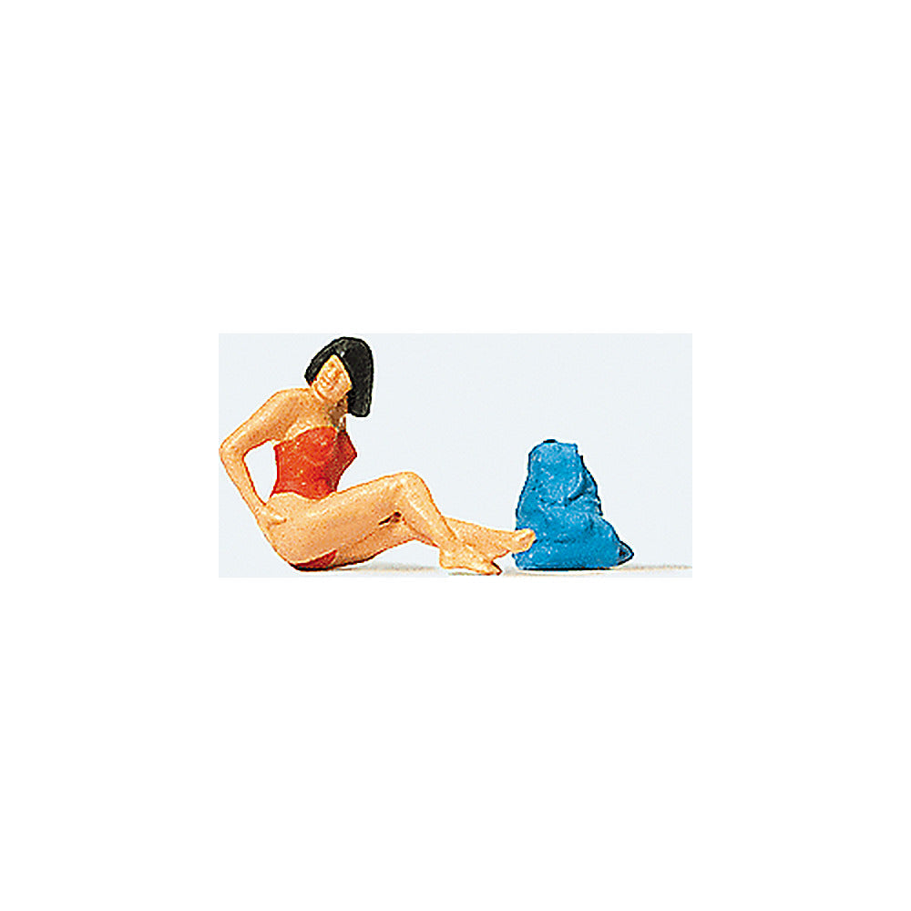 Preiser 28127 HO Scale Sports & Recreation Applying Suntan Lotion