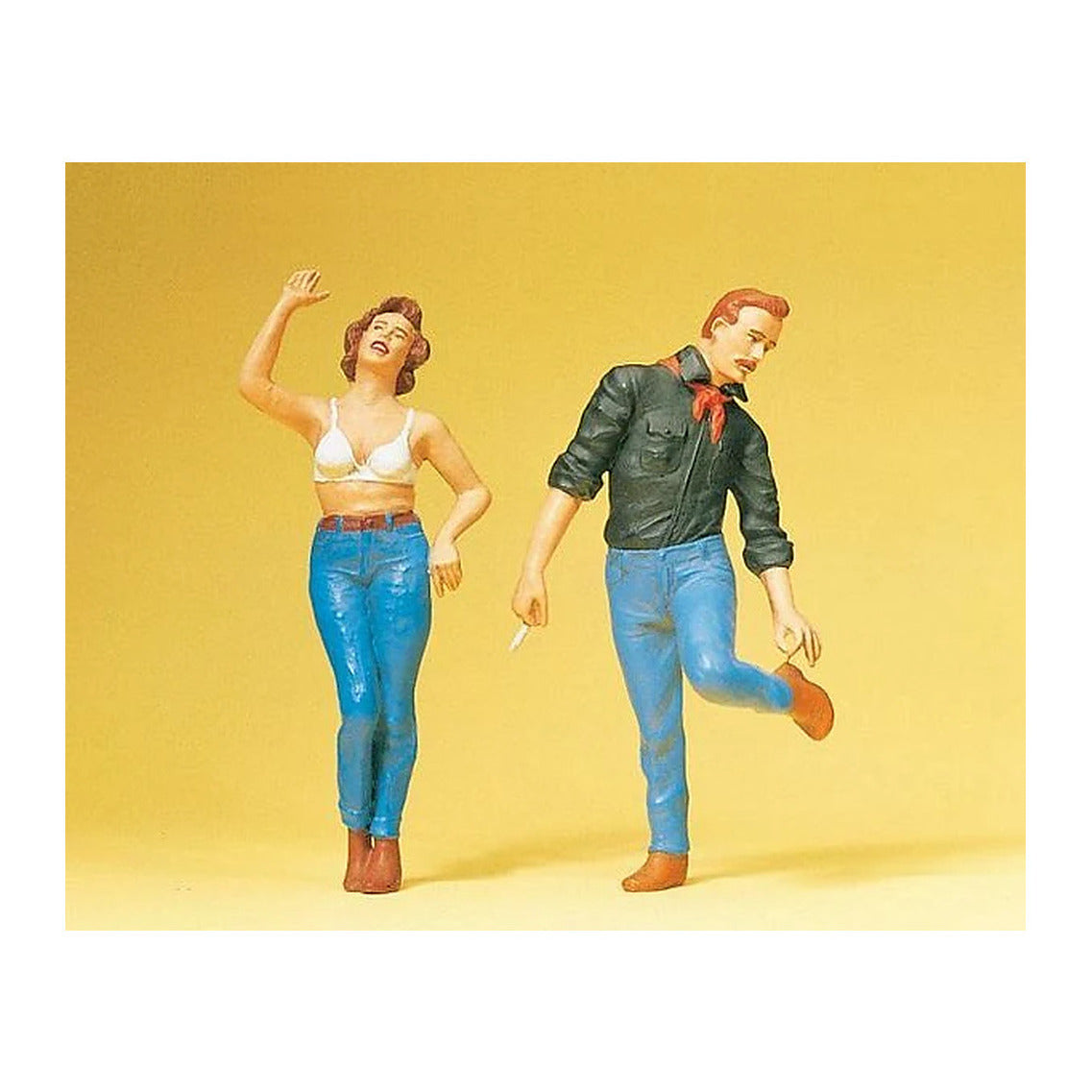 Preiser 45127 G Scale Pedestrians Couple In Jeans