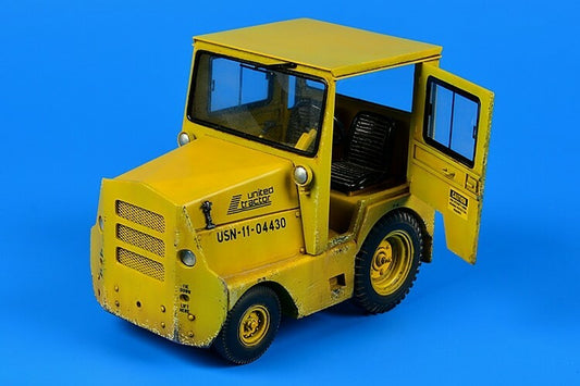 Aerobonus 320042 1/32 USN GC340-4/SM340 Tow Tractor w/Cab