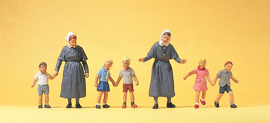 Preiser 10533 HO Scale Protestant Sisters with Children Figures