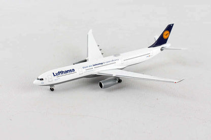 Herpa Wings HE514965-003 Lufthansa A330-300 1/500 Shark Skin
