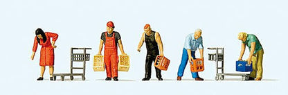 Preiser 10656 HO Scale At the Cash-and-Carry Beverage Store pkg(5)