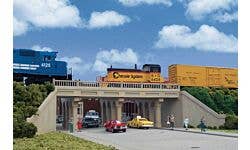 Walthers Cornerstone 933-4560 HO Urban Concrete Overpass Kit