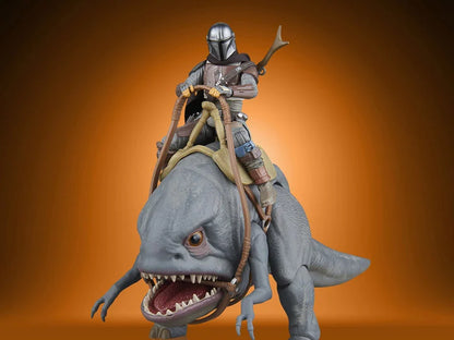 Star Wars: The Vintage Collection The Mandalorian (Arvala-7) & Blurrg Action Figure Set