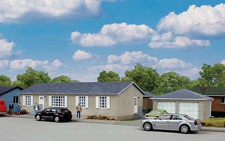 Walthers Cornerstone 4151 HO Modern Sectional House with Garage