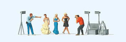 Preiser 10789 HO Scale Photographers and Models At the Fashion Shoot