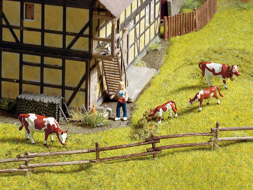 Noch 13010 HO Scale Round Timber Field Fence, 18 Sections