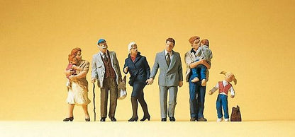 Preiser 10415 HO Scale Pedestrians Parents and Grandparents w/Children
