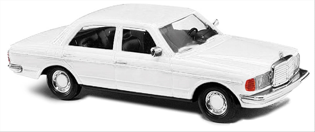 Busch 60211 HO Scale 1977 Mercedes-Benz W123 Sedan Kit