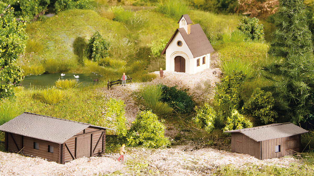 Noch 44315 Z Scale Small Building Set Kit, Chapel & 2 Barns