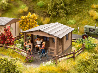 Noch 14435 TT Scale Allotment Garden House -- Laser-Cut Kit - 1-1/2 x 1-1/2 x 15/16" 3.9 x 3.8 x 2.4cm