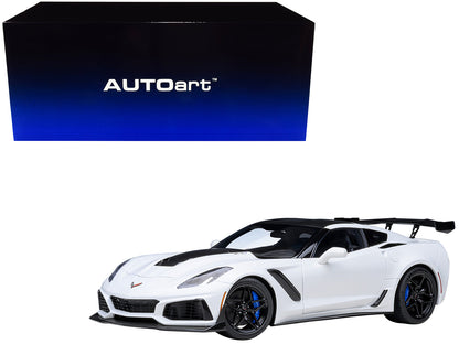 2019 Chevrolet Corvette C7 ZR1 Arctic White with Carbon Top 1/18 Model Car by Autoart  free shipping USA