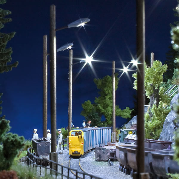 Busch 4154 HO Scale Street Lamp on Wooden Pole