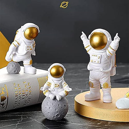 Galaxy One Astronaut Figurines Gold 3 Pcs