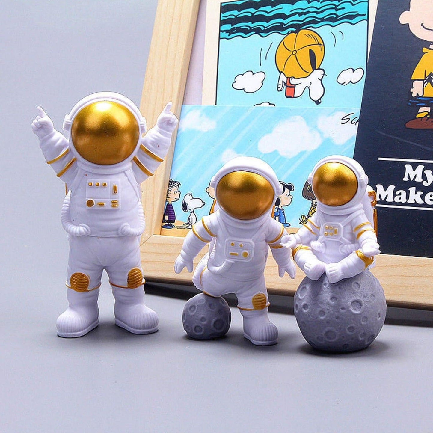 Galaxy One Astronaut Figurines Gold 3 Pcs