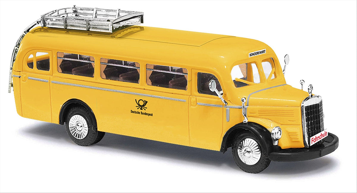 Busch 41013 HO Scale 1949 Mercedes-Benz O-3500 Bus, Post