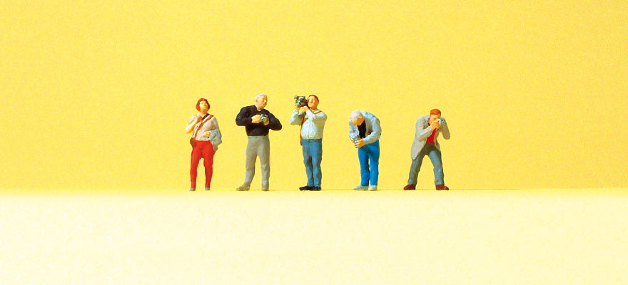 Preiser 79210 N Scale Railfans Pedestrian Figure Set