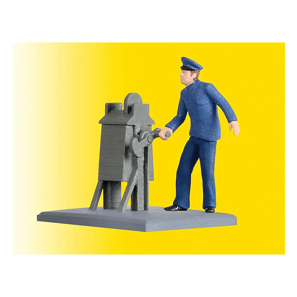 Viessmann 1550 HO Scale Animated Crossing Gate Keeper