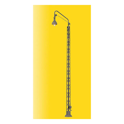 Viessmann 9385 O Scale Yard Light on Lattice Mast -- Warm White LED, 11"