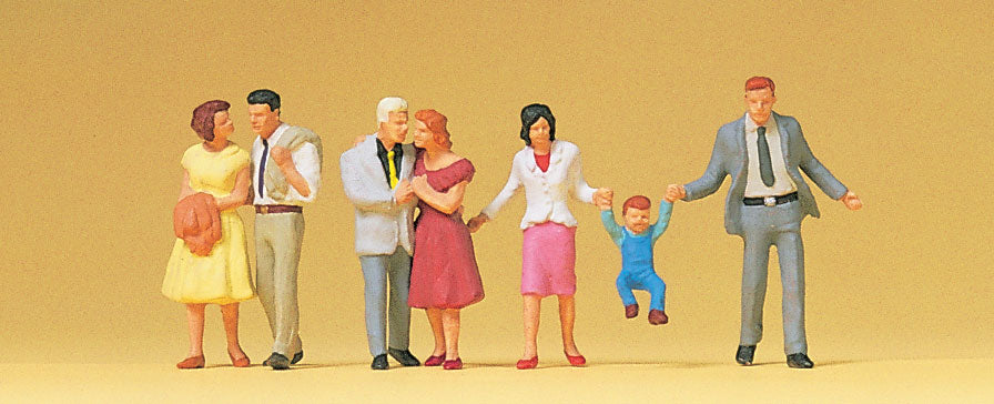 Preiser 10514 HO Scale Walking Couples Figure Set