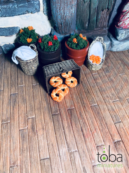 Toba Miniatures 1117 1/12 Scale Braided Bread Rings (5)
