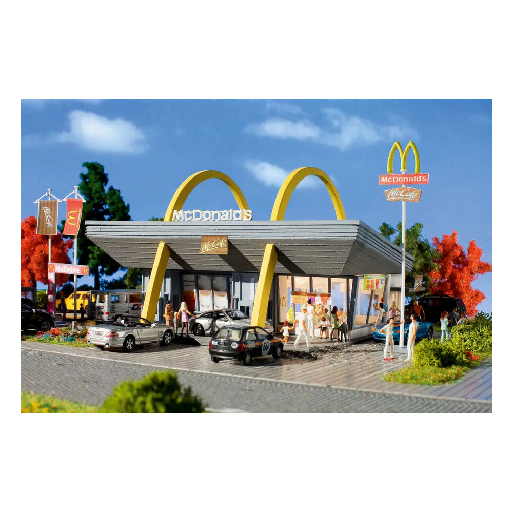 Vollmer 43634 HO Scale McDonald's Restaurant w/McDrive -- Kit - 6-15/16 x 6-1/4 x 3-7/8  17.6 x 15.8 x 9.8cm