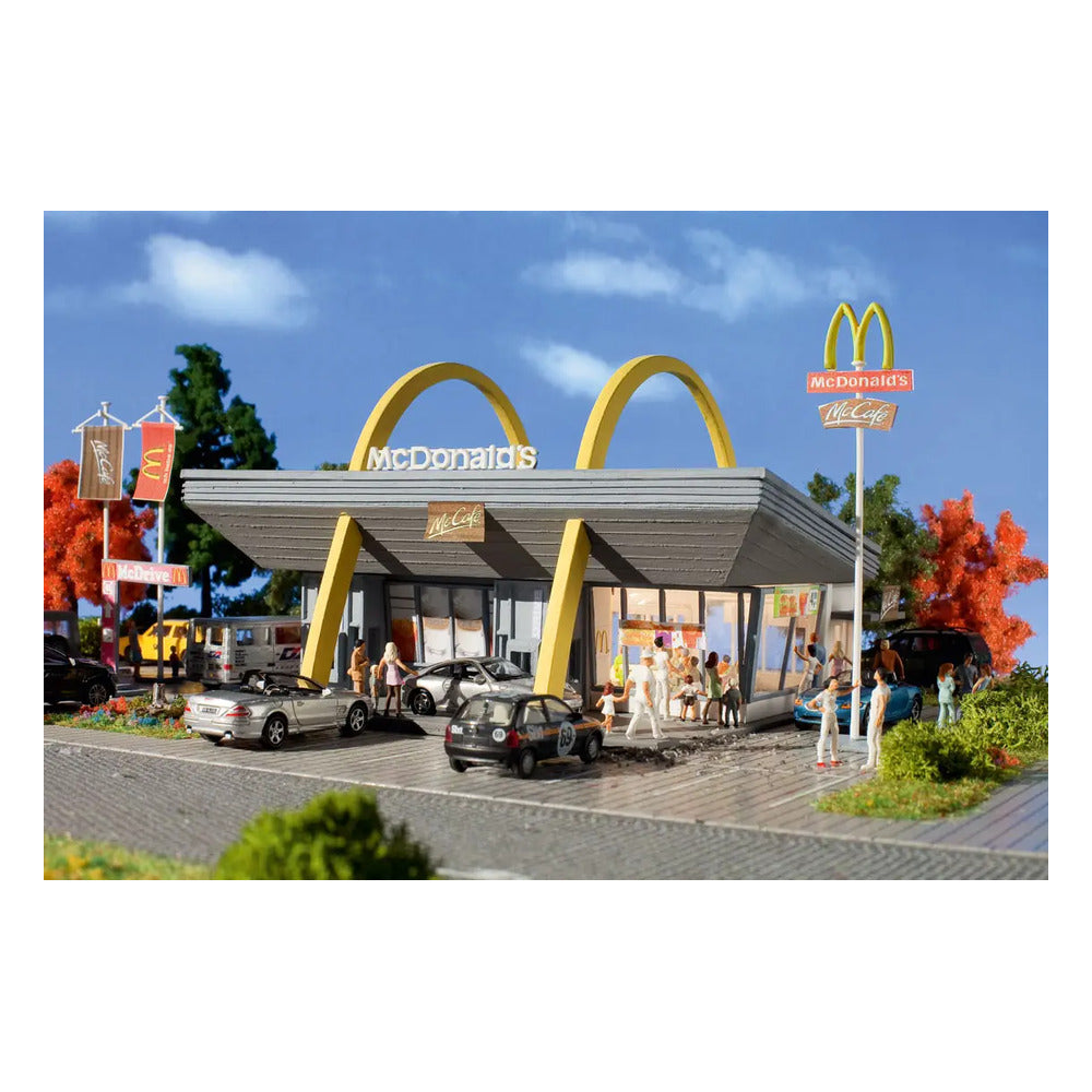 Vollmer 43634 HO Scale McDonald's Restaurant w/McDrive -- Kit - 6-15/16 x 6-1/4 x 3-7/8  17.6 x 15.8 x 9.8cm