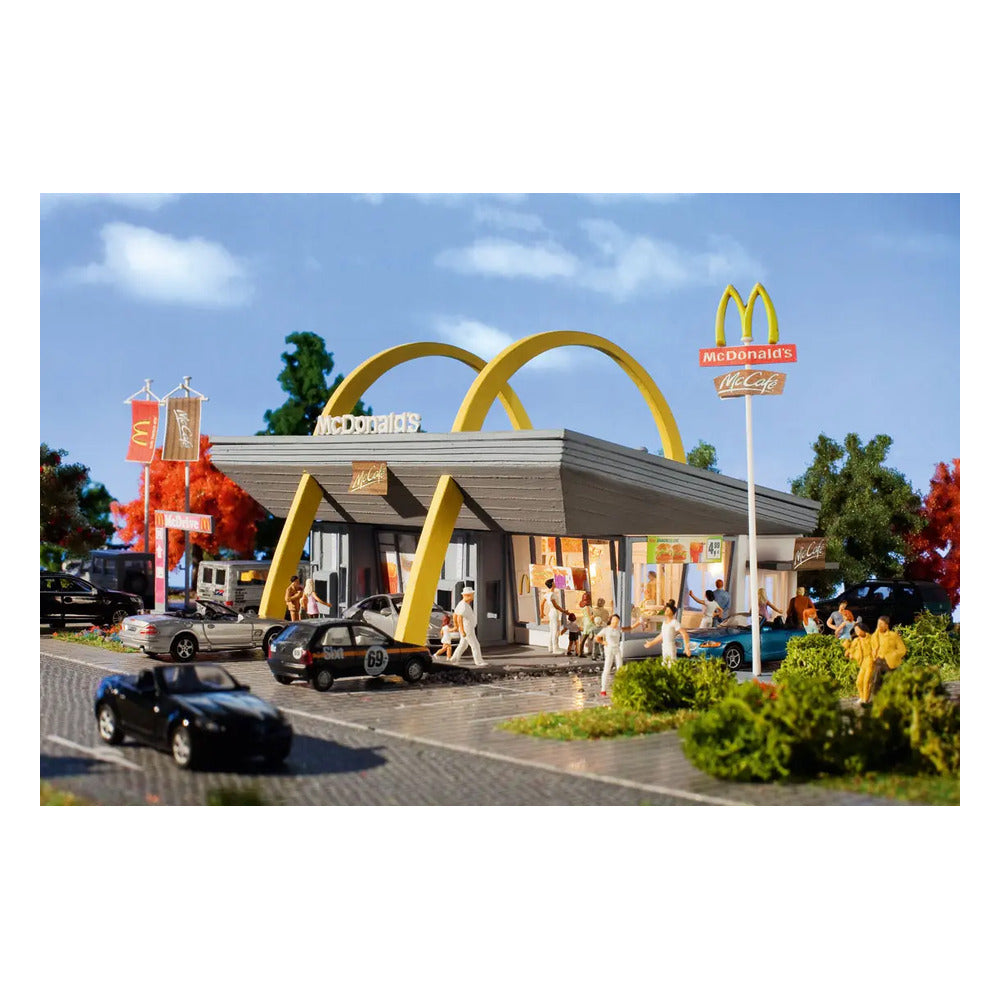 Vollmer 43634 HO Scale McDonald's Restaurant w/McDrive -- Kit - 6-15/16 x 6-1/4 x 3-7/8  17.6 x 15.8 x 9.8cm