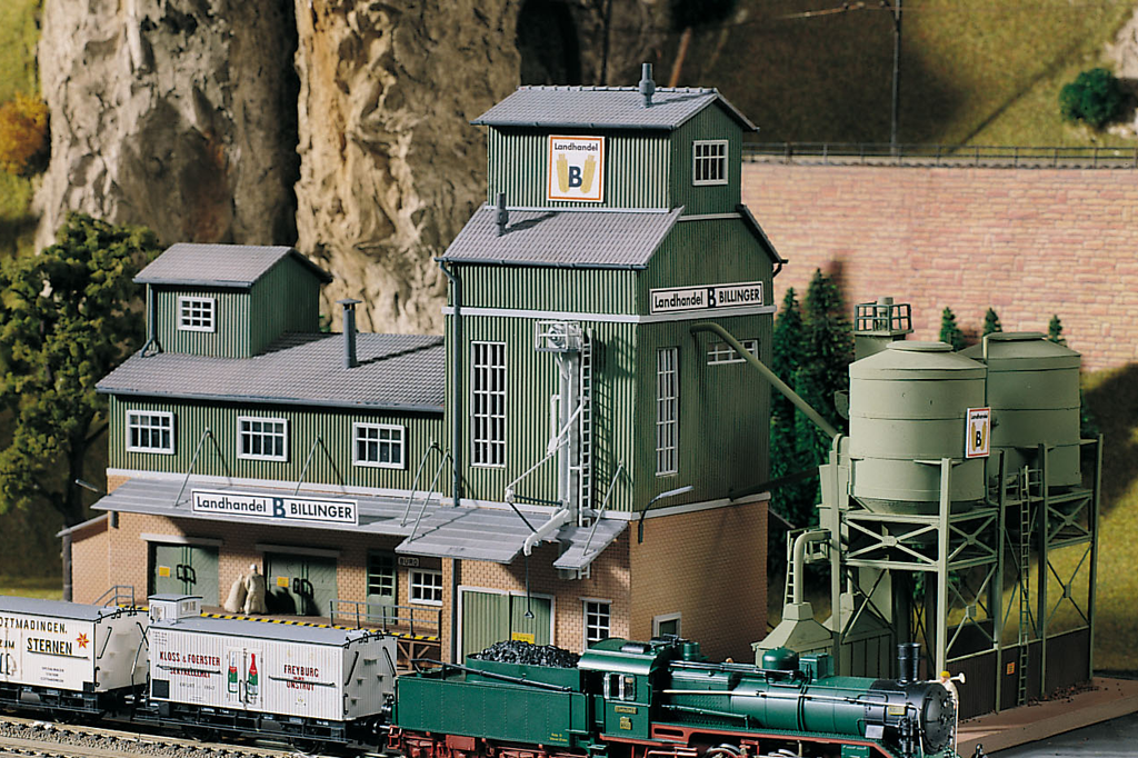 Piko 61114 HO Scale Billinger's Co-Op Elevator Kit