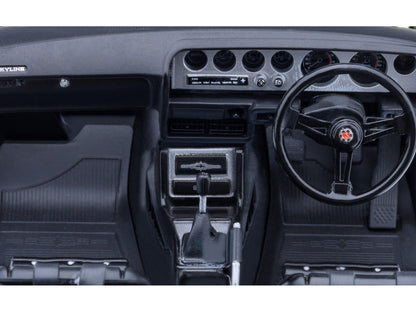 Nissan Skyline 2000GT-R (KPGC110) Tuned Version RHD (Right Hand Drive) White 1/18 Model Car by Autoart