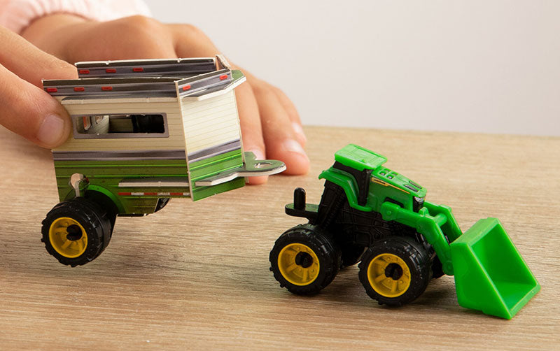 Ertl 47425 John Deere Buildable Barn Play Set, Monster Treads