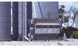 Walthers Cornerstone 933-3128 HO Grain Dryer Kit