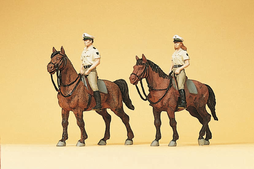Preiser 10389 HO German Mounted Police Summer Uniform