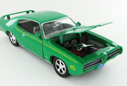 Motormax 73242AC-GR 1/24 1969 Pontiac GTO Judge, Green