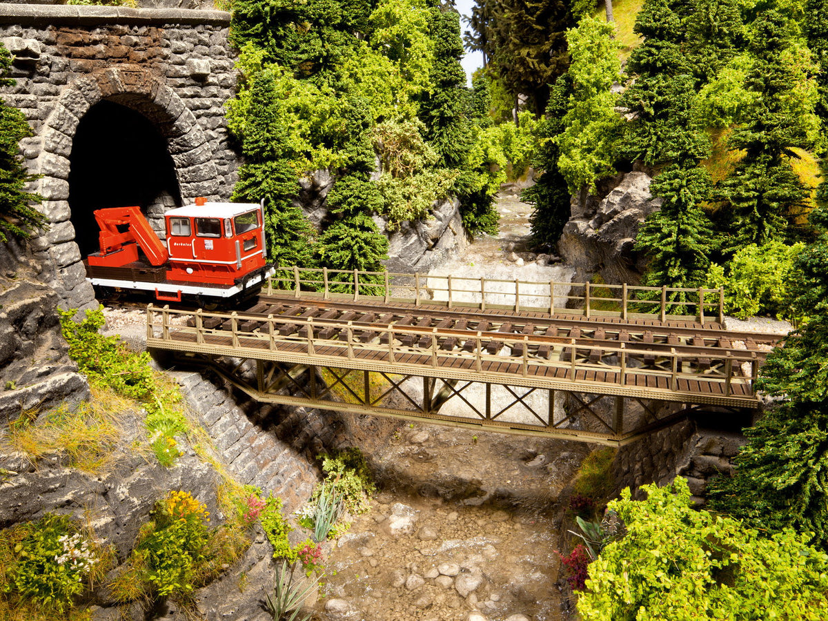 Noch 67024 HO Scale Steel Deck Truss Bridge w/Abutments Kit