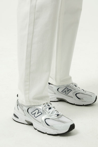 Straight Leg Jeans with Pockets