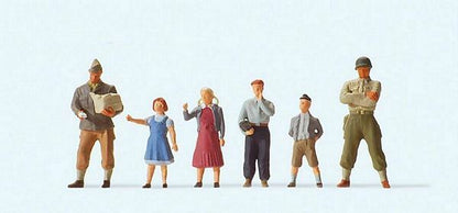 Preiser 10613 HO Scale Pedestrians -- US Soldiers w/Children