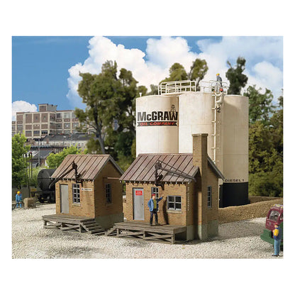 Walthers Cornerstone 2913 HO Scale McGraw Oil Company Kit