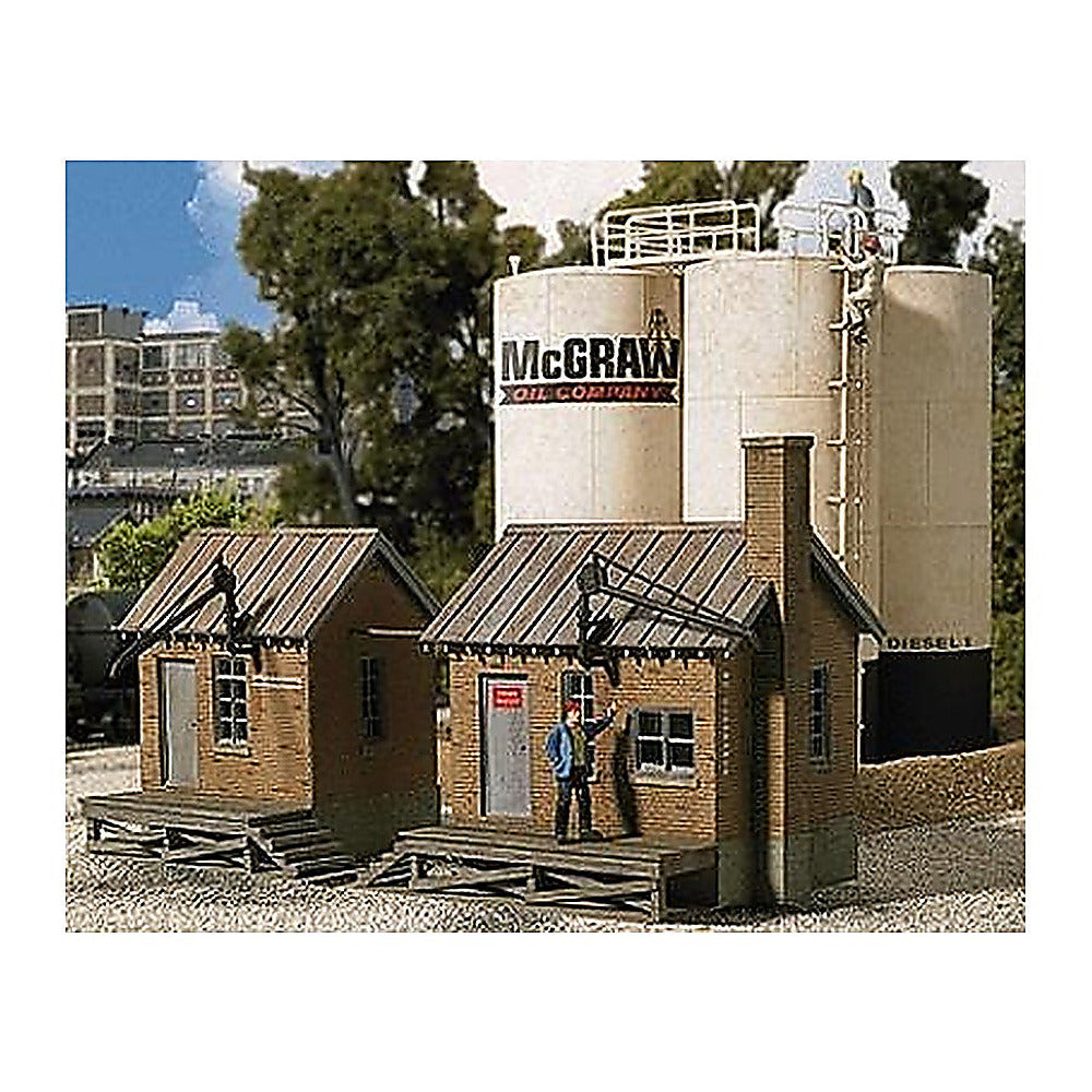 Walthers Cornerstone 2913 HO Scale McGraw Oil Company Kit