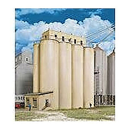 Walthers Cornerstone 933-2942 HO Grain Head House w/Silos Kit