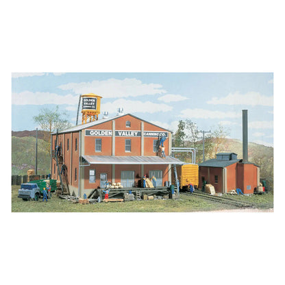 Walthers Cornerstone 933-3018 HO Golden Valley Canning Company Kit