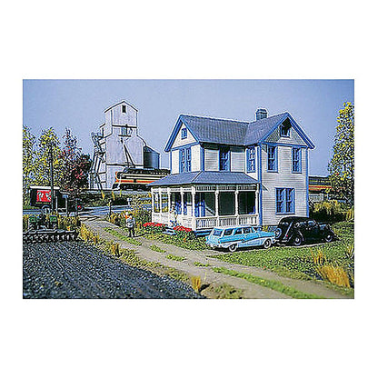 Walthers Cornerstone 3651 HO Aunt Lucy's House Kit