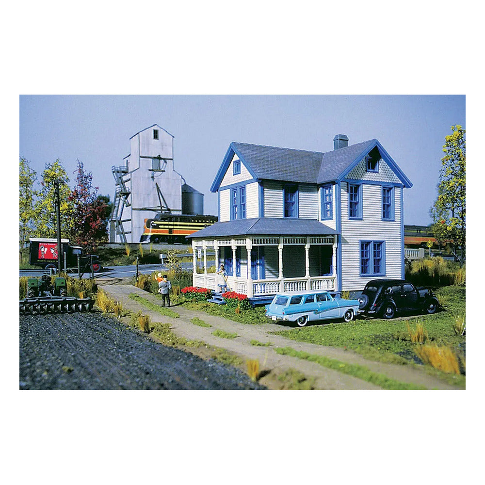 Walthers Cornerstone 3651 HO Aunt Lucy's House Kit