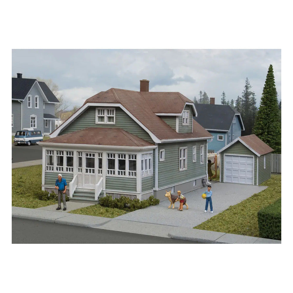 Walthers Cornerstone 3791 HO Updated American Bungalow w/Garage