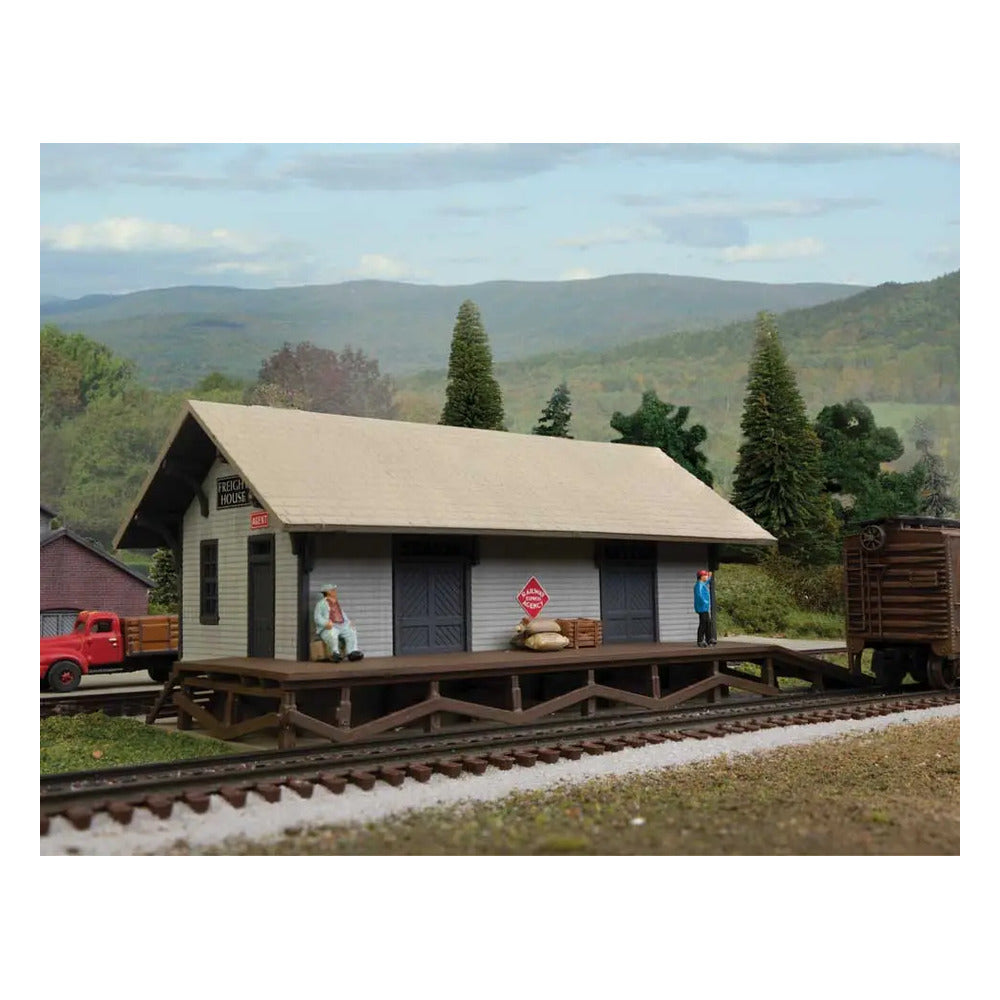 Walthers Cornerstone 933-3895 N Golden Valley Freight House Kit