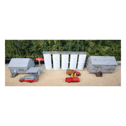 Walthers Cornerstone 933-4059 HO Scale Trackside Oil Dealer Storage Tanks -- Kit