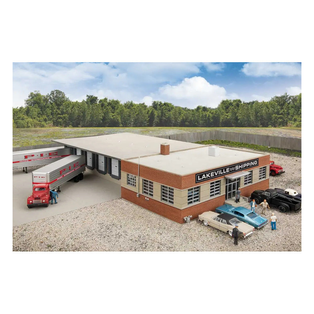 Walthers Cornerstone 4131 HO Cross-Dock Truck Facility Kit